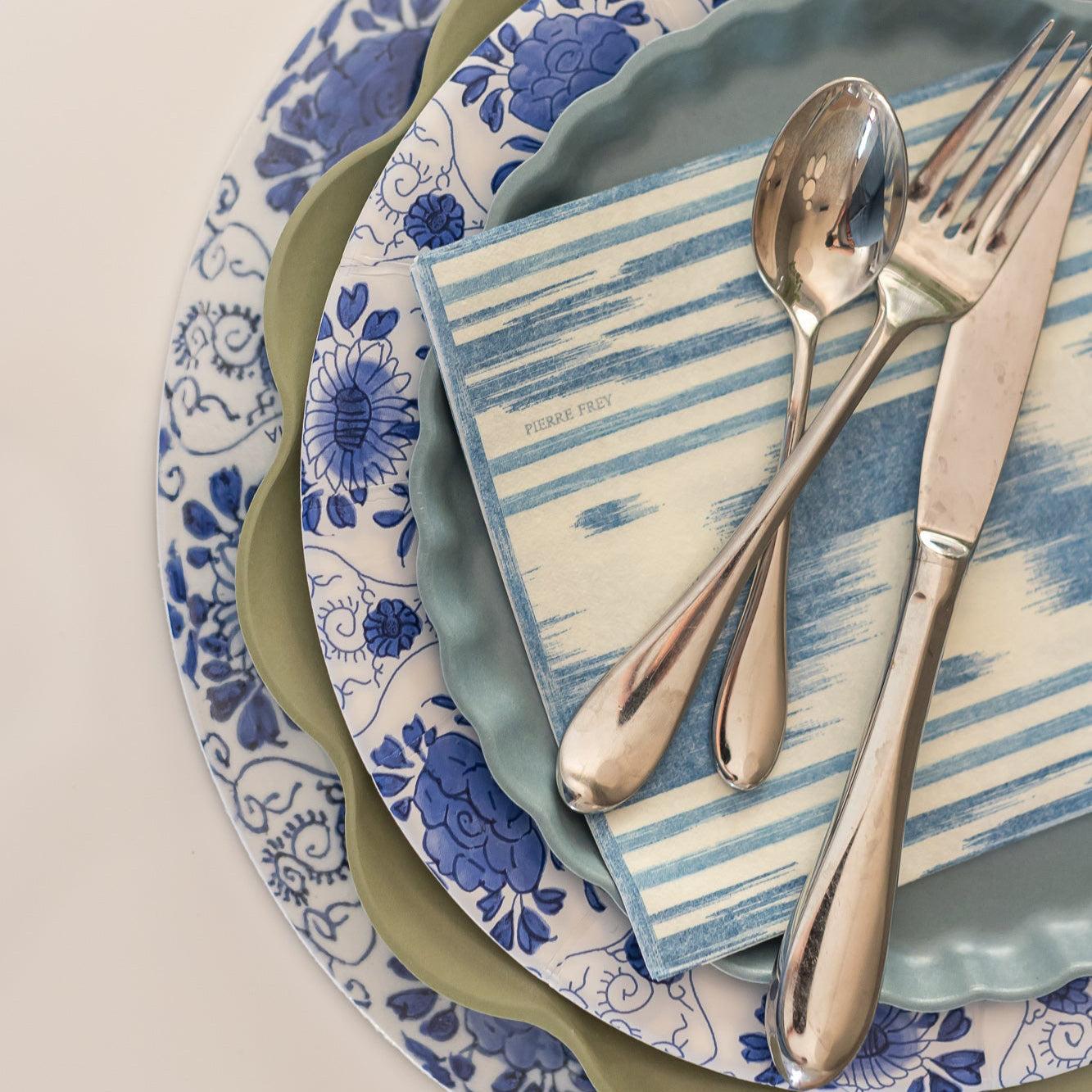 Delft Blue Paper Dinner Plates