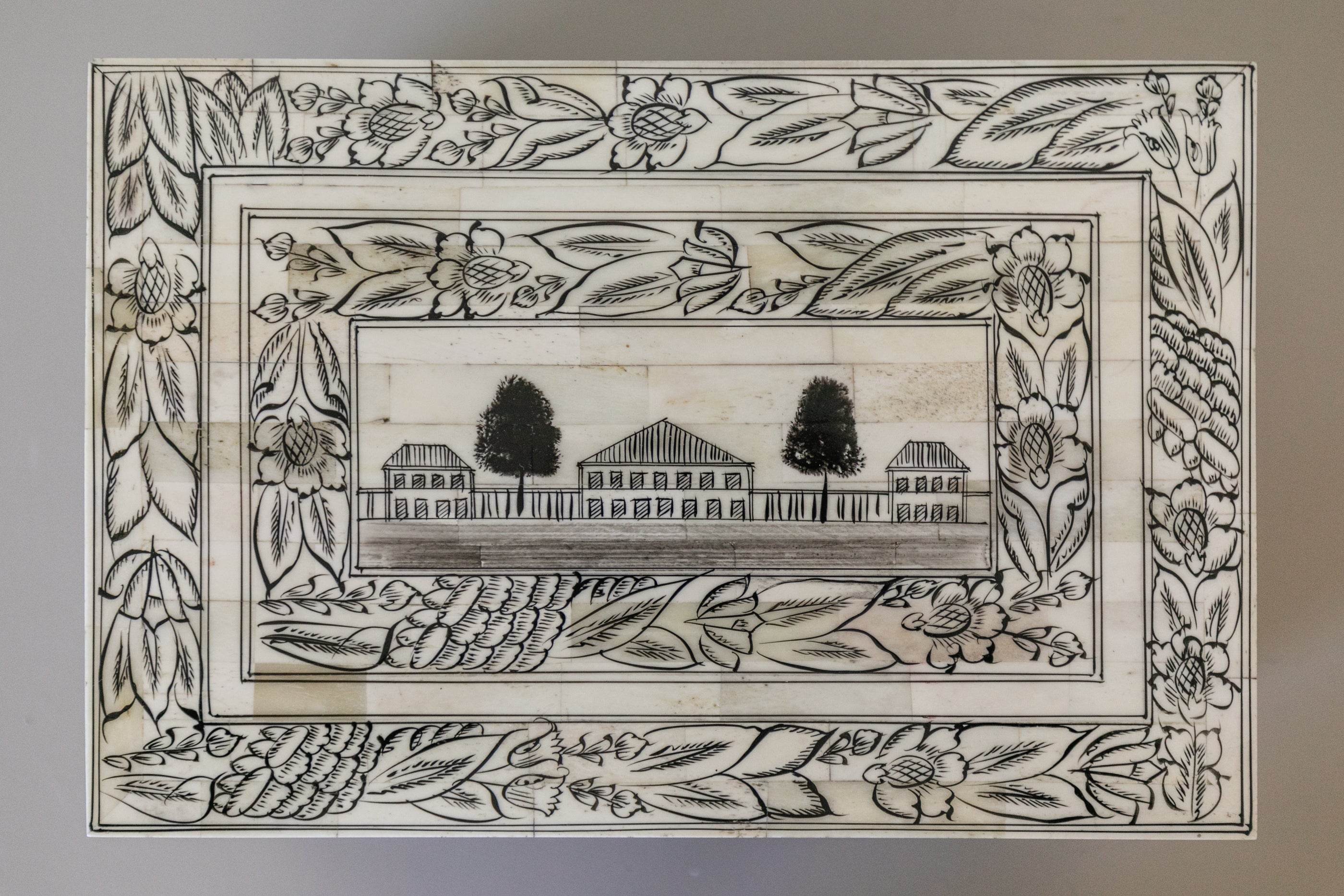 Estate Box in Bone