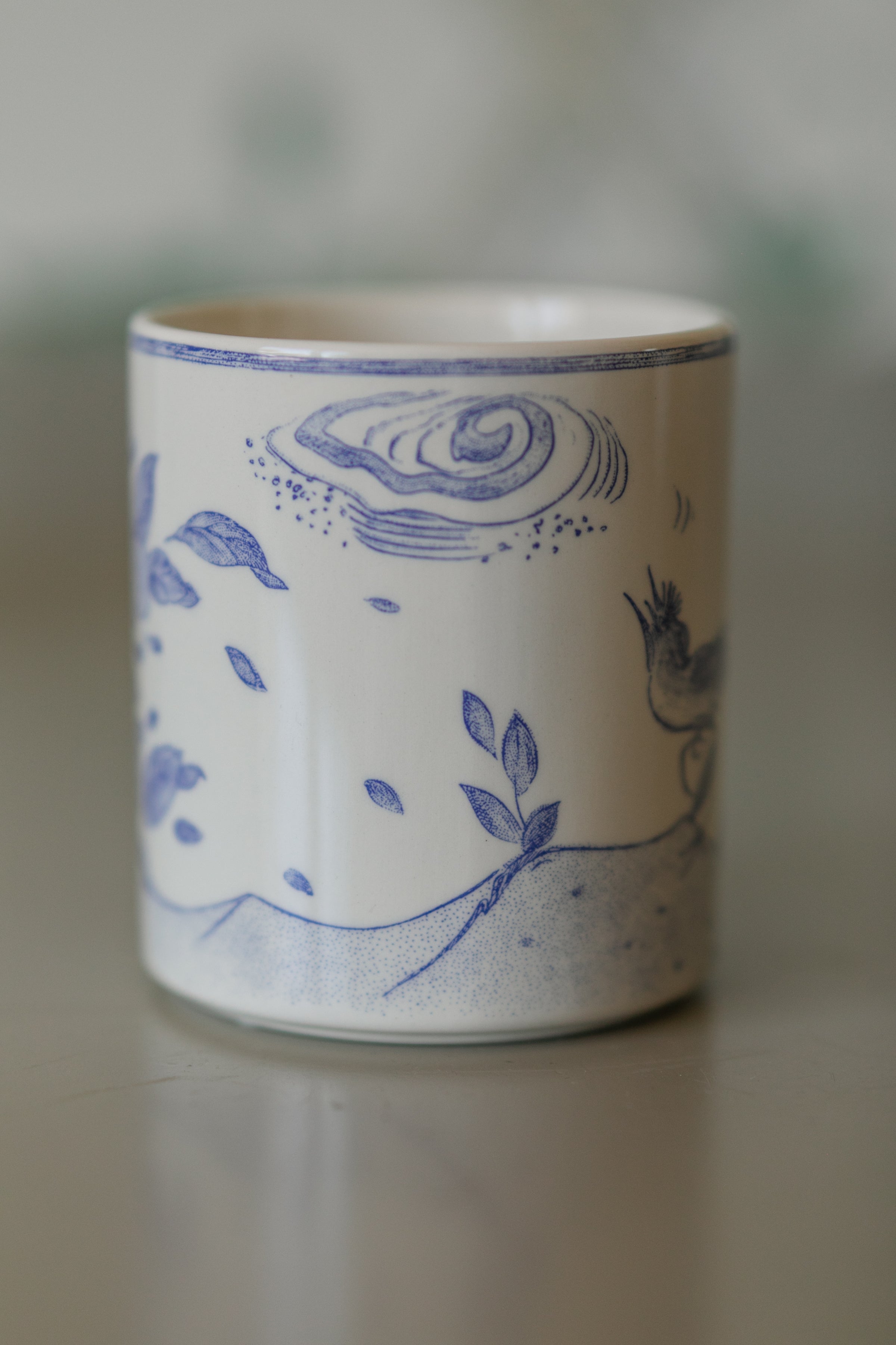 Oiseau Blue and White