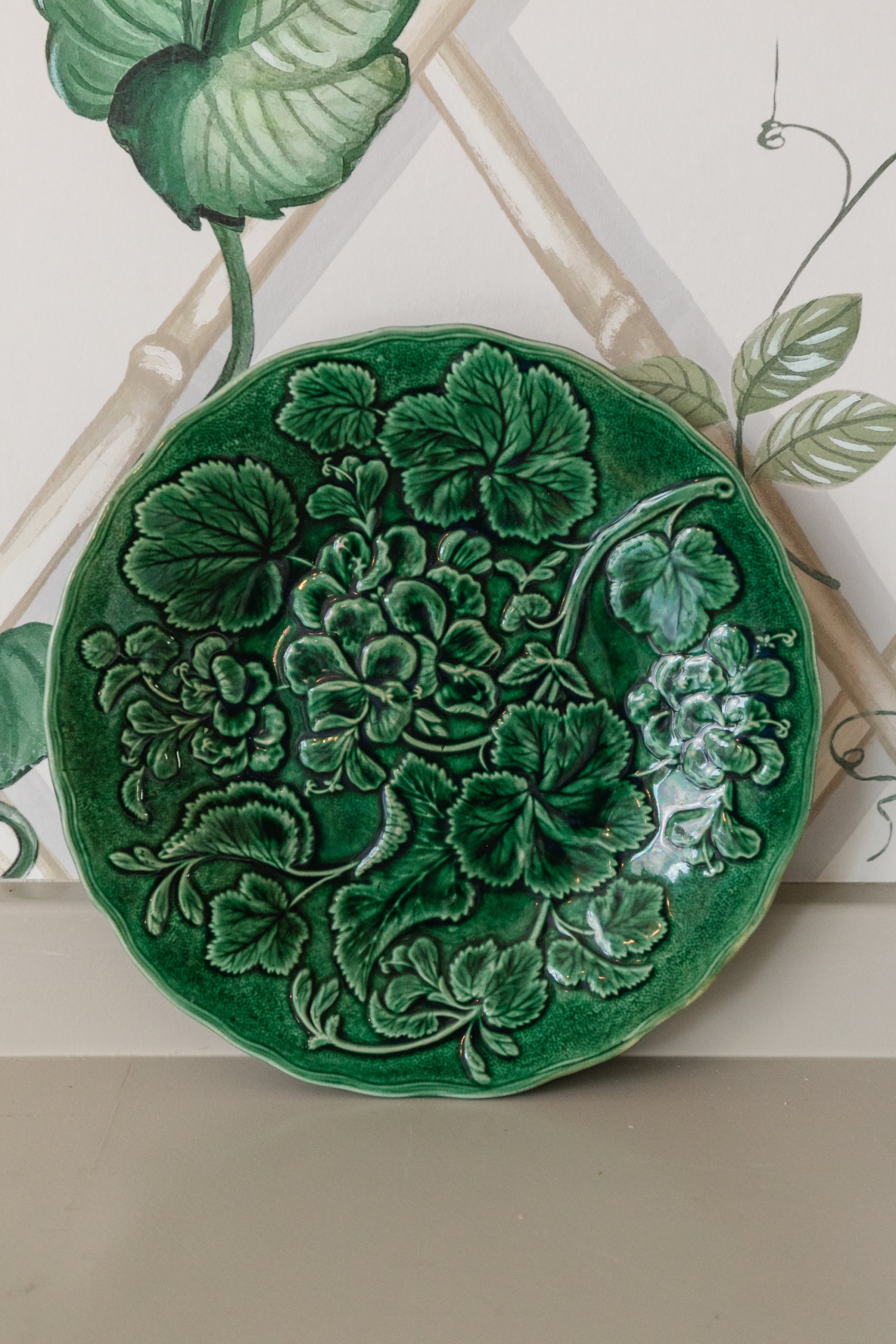 Majolica Geranium Plate