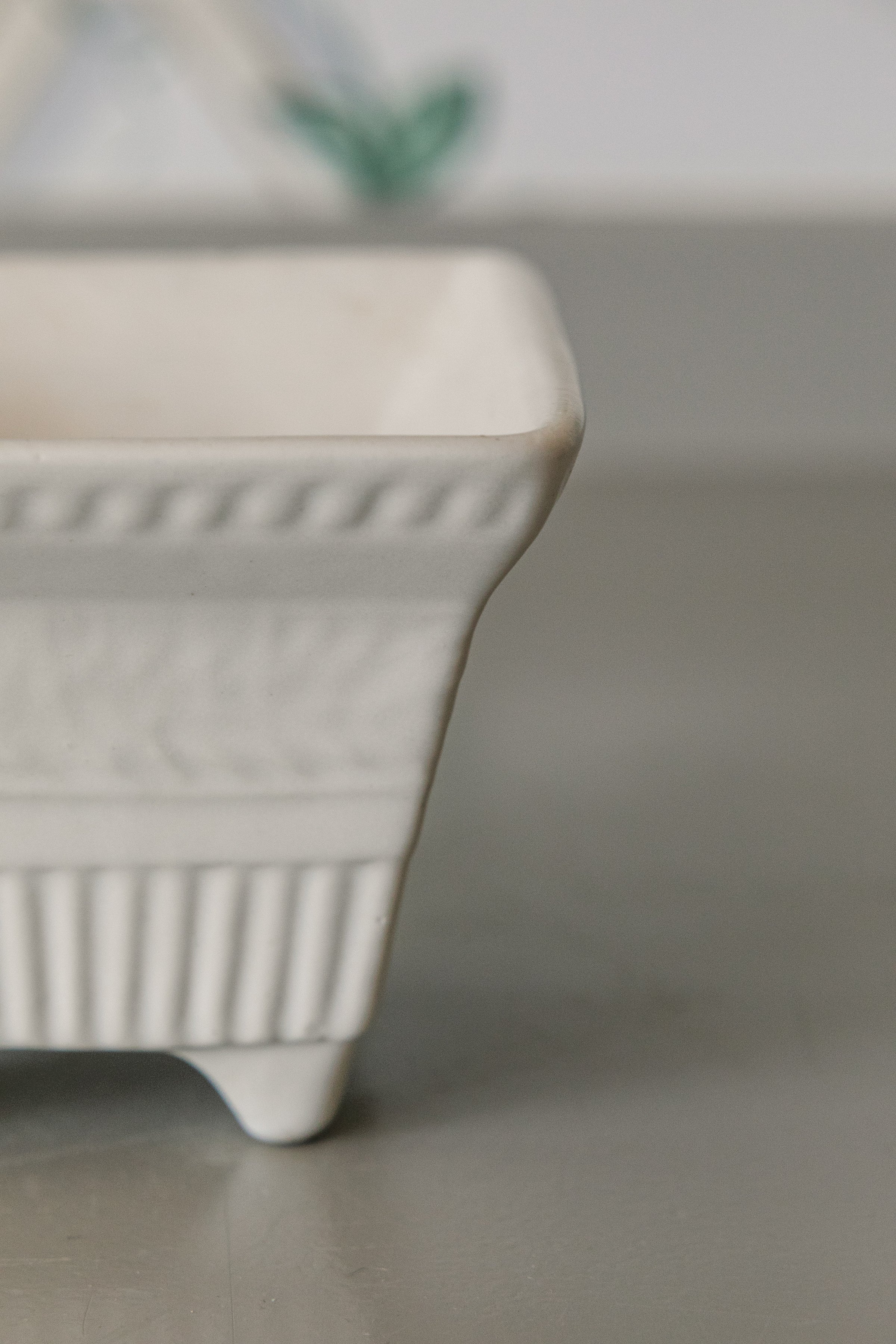 Footed Square Hull Cream Planter