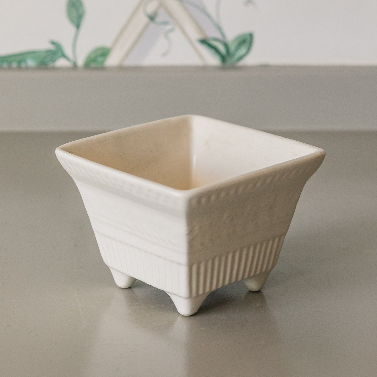 Footed Square Hull Cream Planter