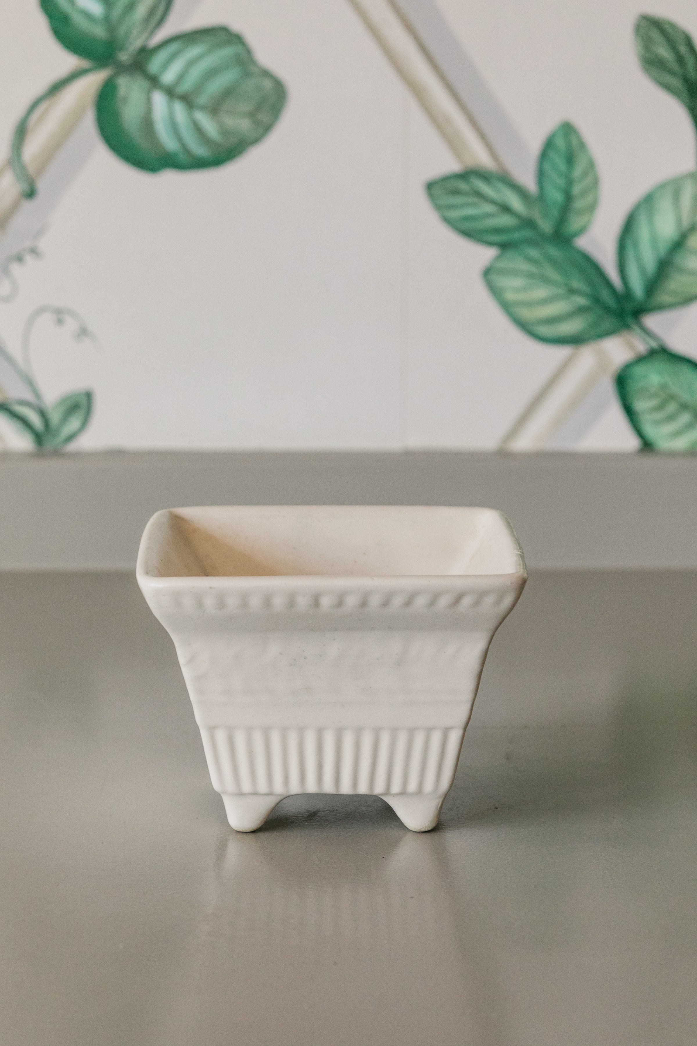 Footed Square Hull Cream Planter