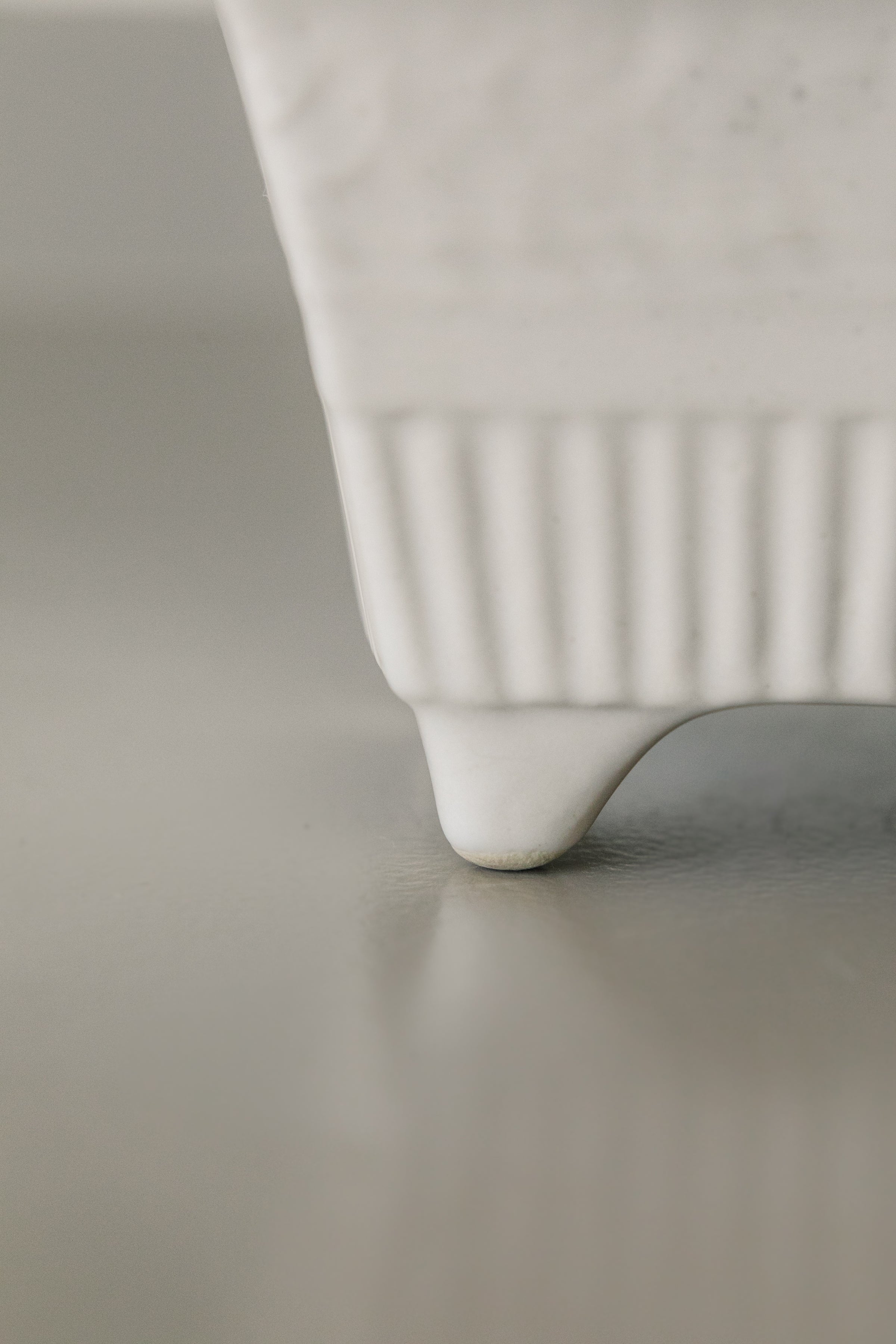 Footed Square Hull Cream Planter