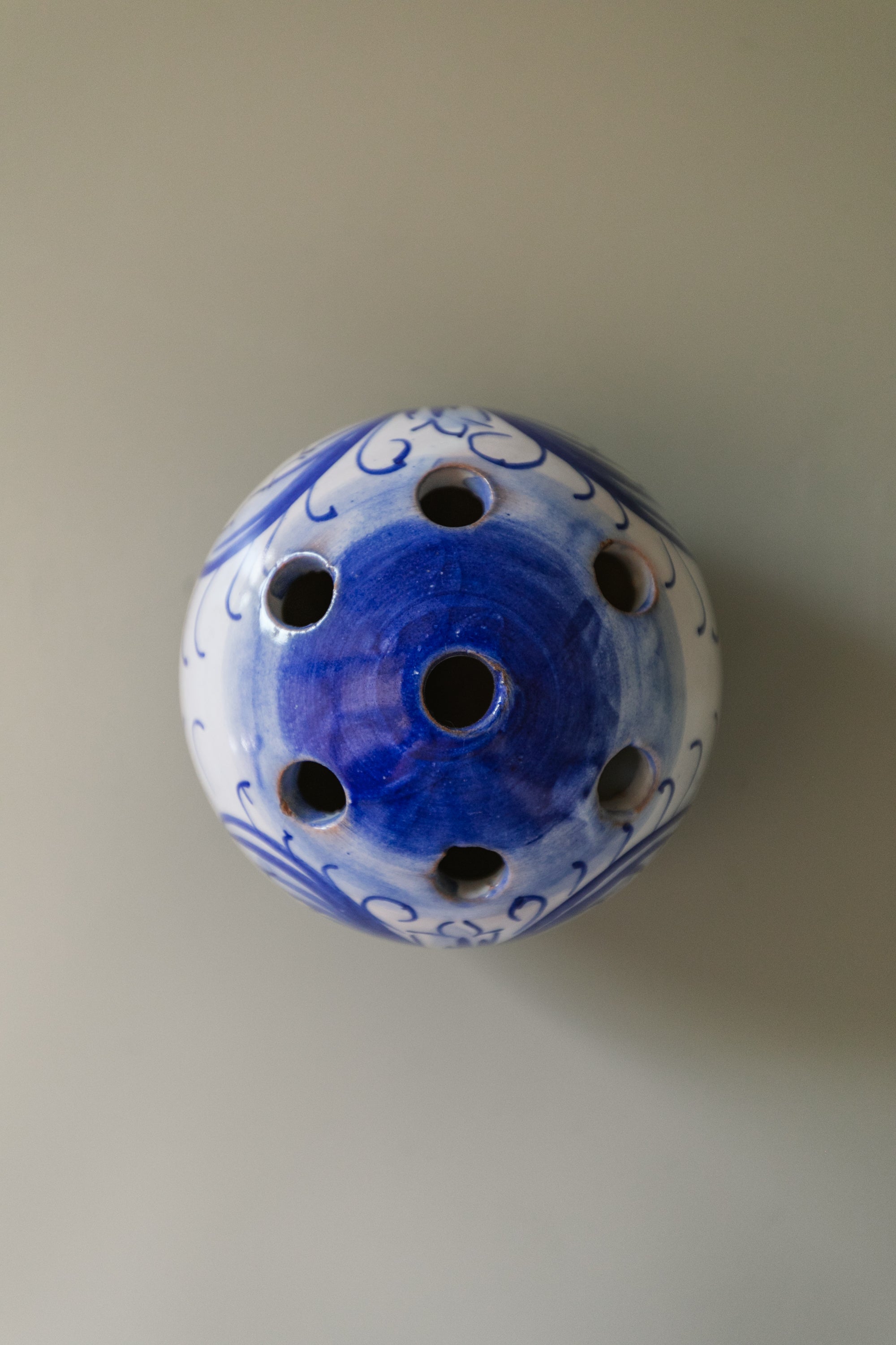 Blue and White Flower Frog