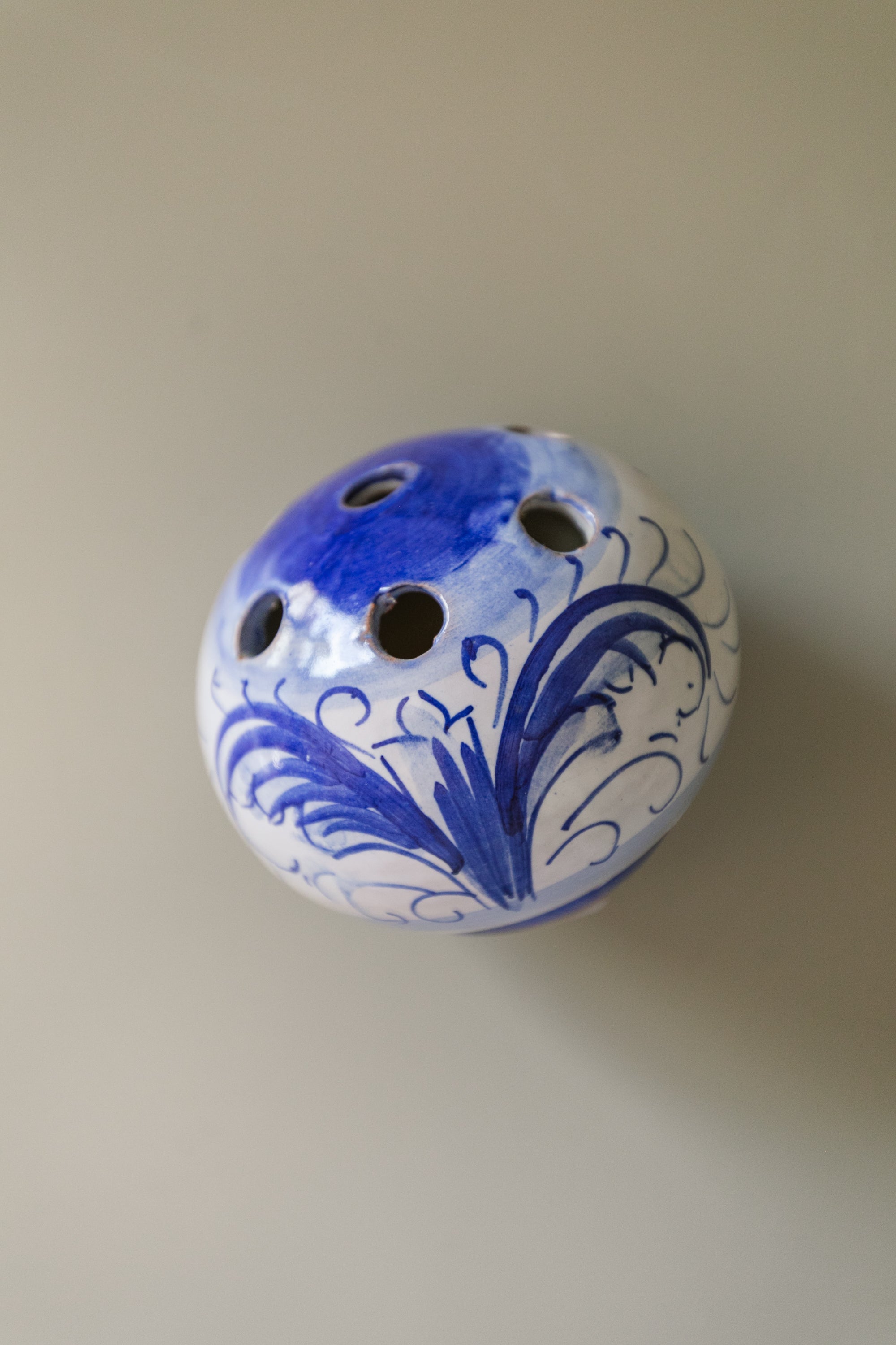 Blue and White Flower Frog